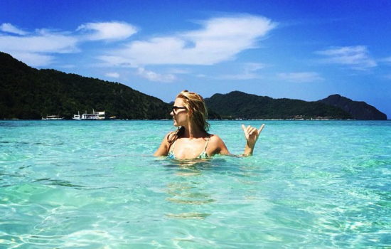 Margot Robbie in the Philippines