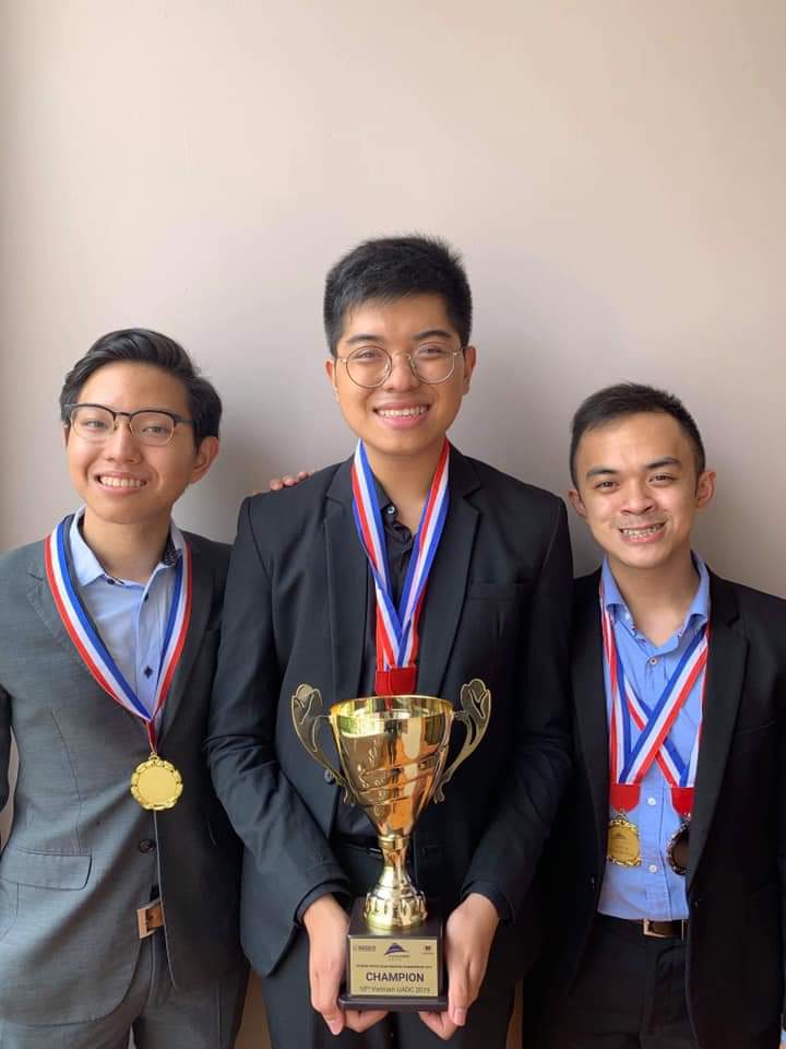 Ateneo students debaters