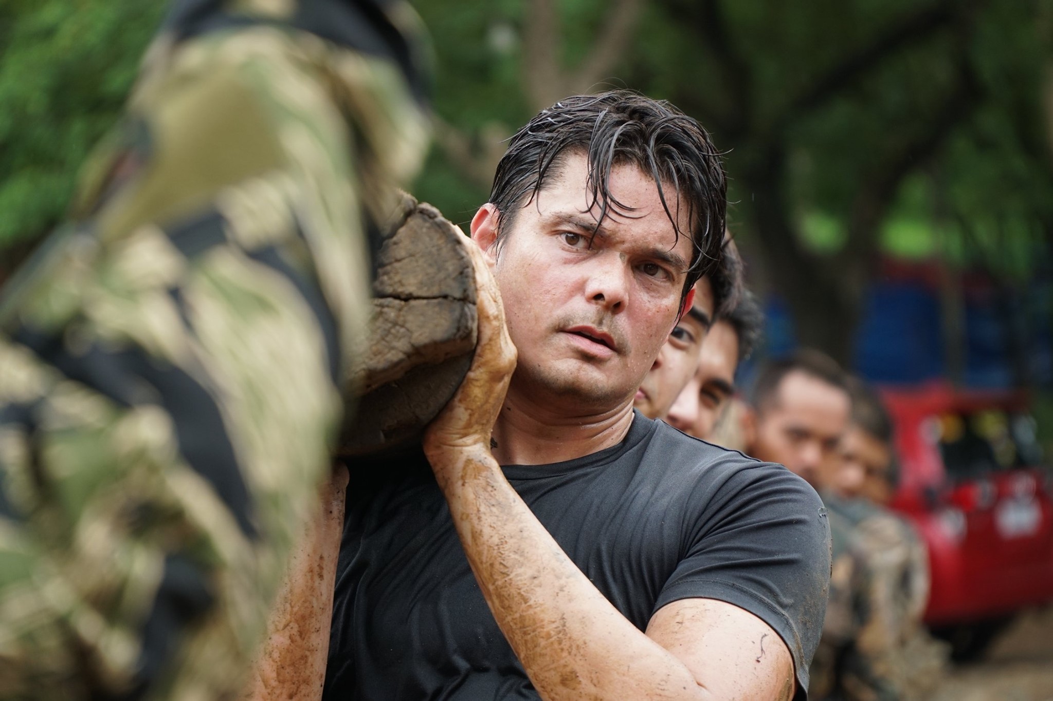 Descendants of the sun Dingdong Dantes