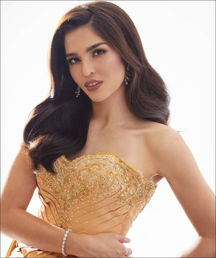 Samantha Lo costume