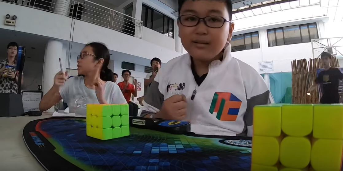 Ateneo Sean Villanueva speed cubing