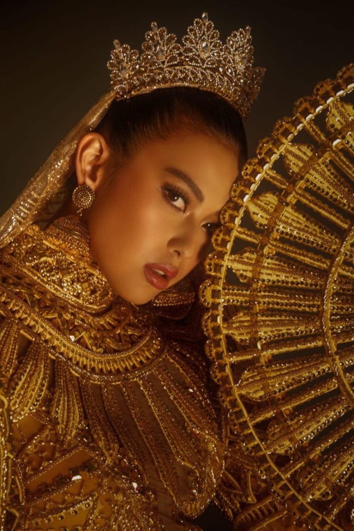 Michelle Dee wears Francis Libiran's "The Philippine Sun Princess" Miss