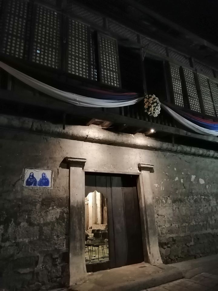 Bahay na Tisa Bahay na Tisa