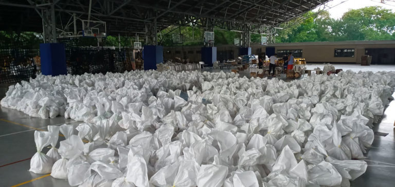 Jesuits feed urban poor