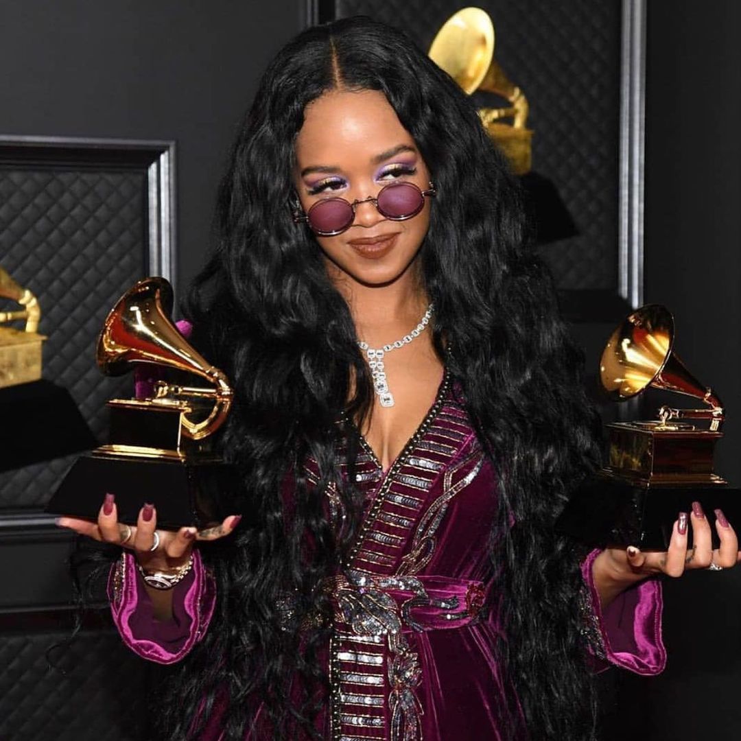 Watch Grammy Winner H E R Shoutouts To Filipino Pride With Tita Impersonation Good News Pilipinas