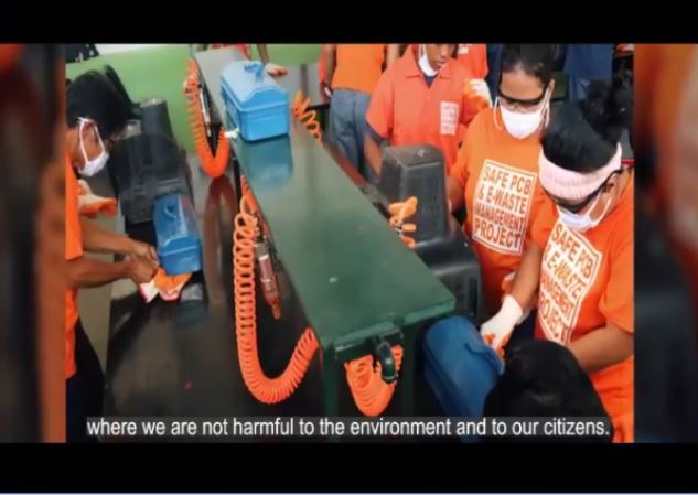 Filipino women dismantlers e-waste Filipino women dismantlers e-waste