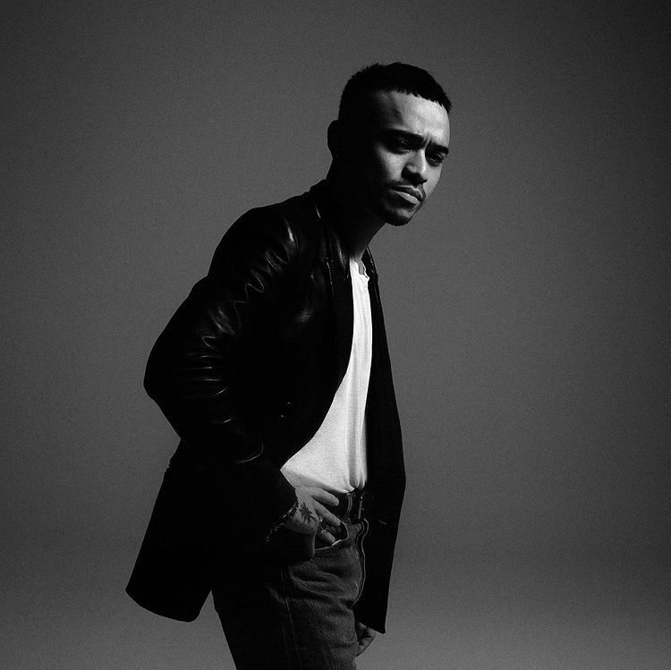 Rhuigi Villaseñor Creative Director