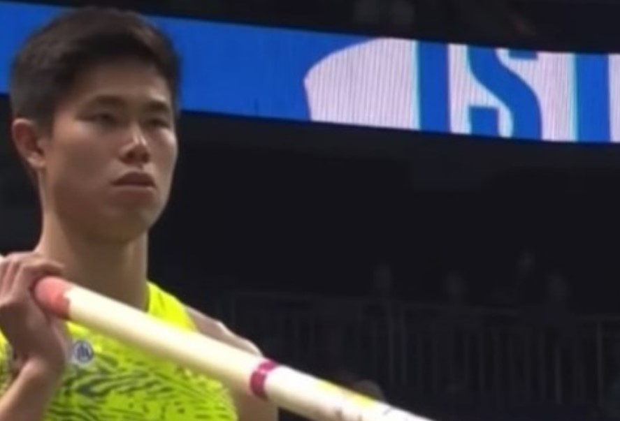 EJ Obiena ISTAF Indoor Berlin podium